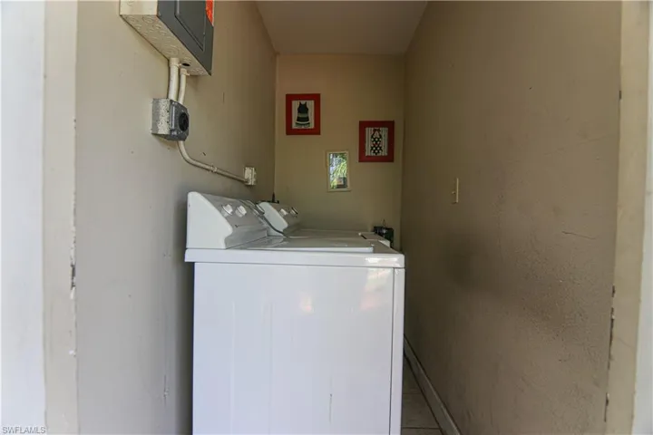 3331 SE 15th  PL, Cape Coral, FL 33904