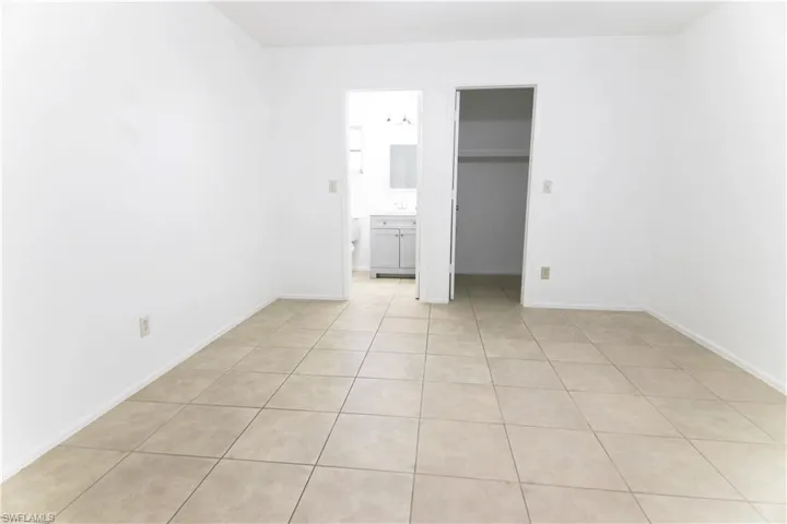 Unit 4 vacant