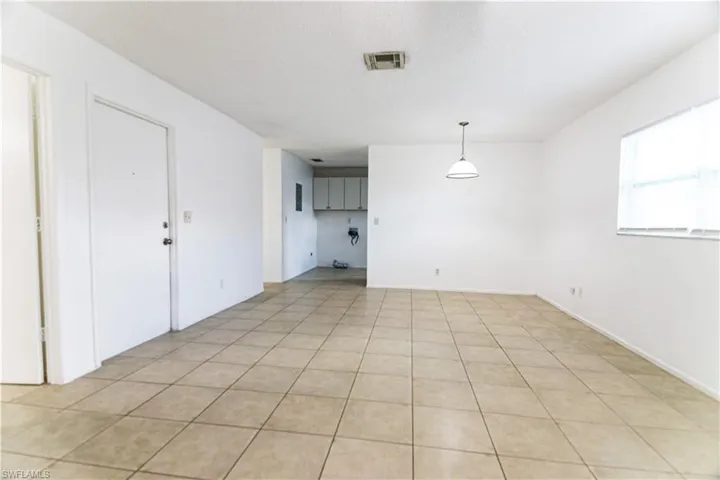 Unit 4 vacant