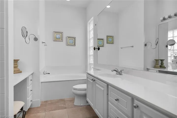 7935 Valentina Ct, Naples, Florida 34114