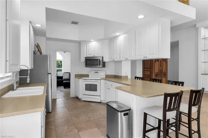 7935 Valentina Ct, Naples, Florida 34114