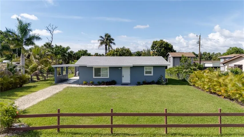 4630 New Haven Dr, Fort Myers, Florida 33908