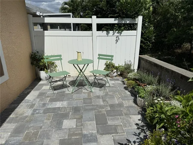 15059  Sterling Oaks  DR, Naples, FL 34110