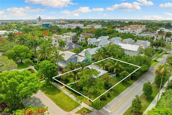 510  3rd S AVE, Naples, FL 34102