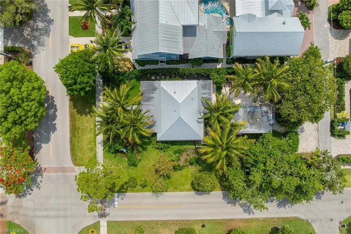 510  3rd S AVE, Naples, FL 34102