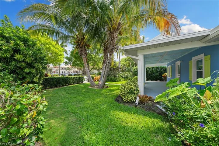 510  3rd S AVE, Naples, FL 34102