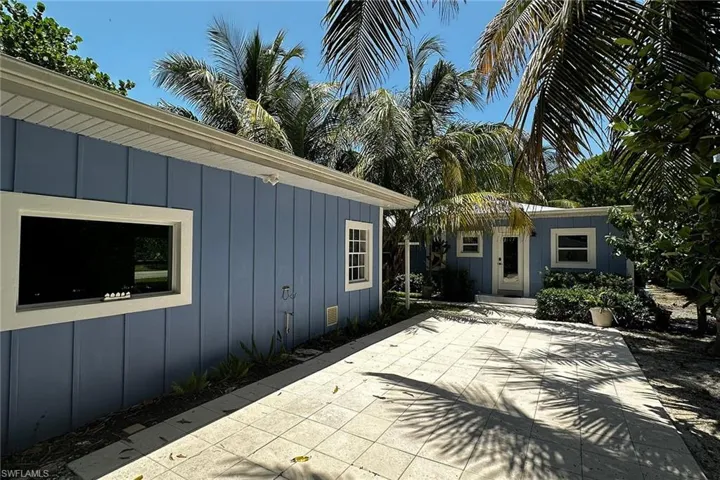 510  3rd S AVE, Naples, FL 34102