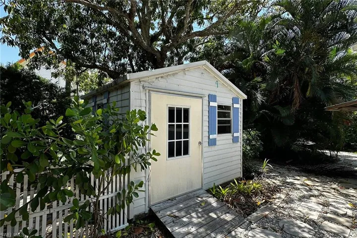 510  3rd S AVE, Naples, FL 34102