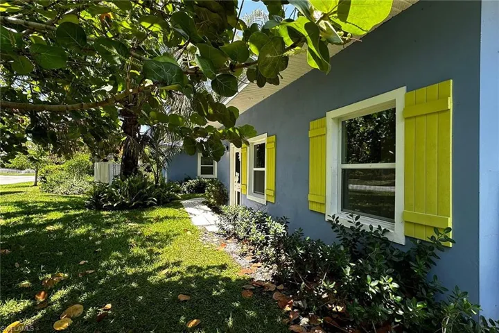 510  3rd S AVE, Naples, FL 34102