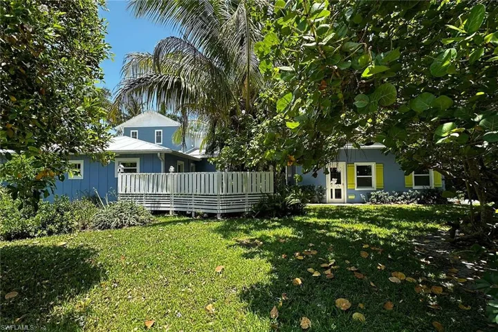 510  3rd S AVE, Naples, FL 34102
