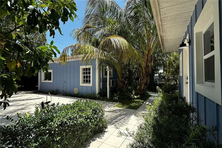 510  3rd S AVE, Naples, FL 34102
