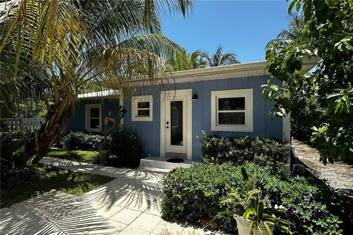510  3rd S AVE, Naples, FL 34102