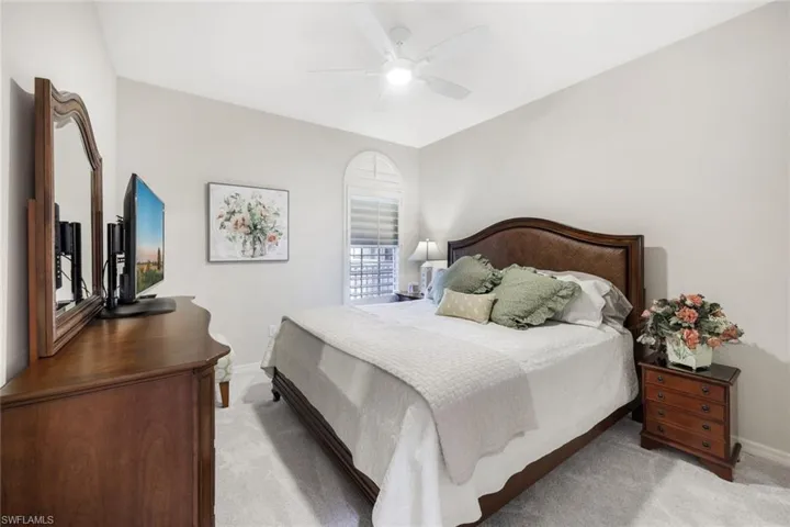 1600 Clermont DR # 303, NAPLES FL 34109