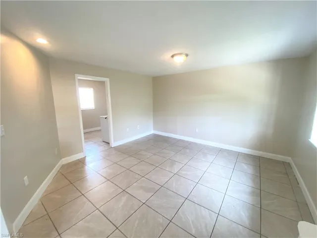 813  109th N AVE, Naples, FL 34108