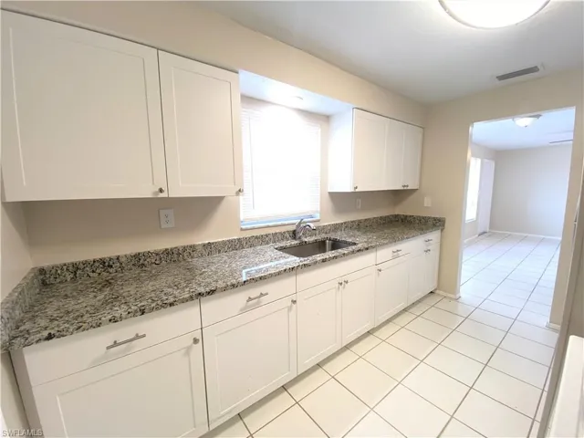 813  109th N AVE, Naples, FL 34108