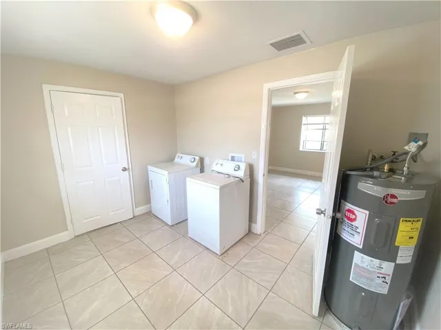 813  109th N AVE, Naples, FL 34108