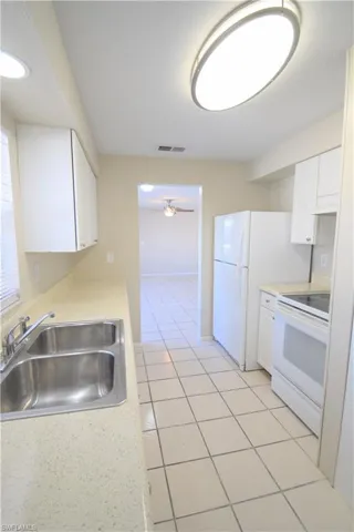 813  109th N AVE, Naples, FL 34108