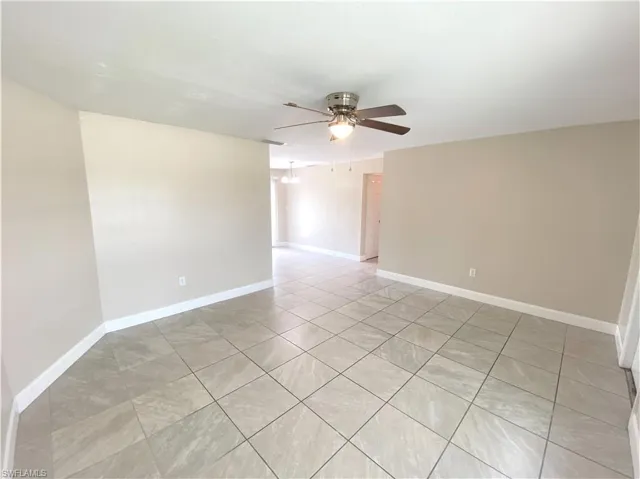813  109th N AVE, Naples, FL 34108