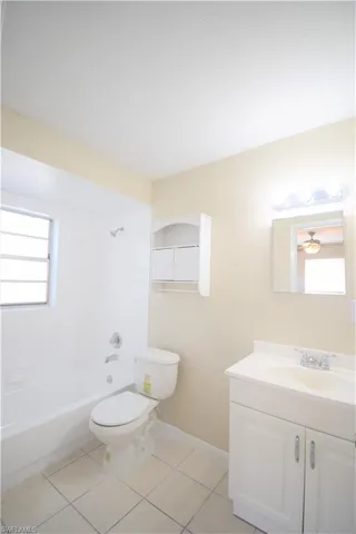 813  109th N AVE, Naples, FL 34108