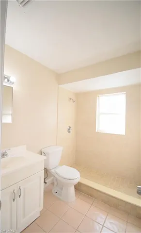 813  109th N AVE, Naples, FL 34108