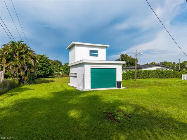 17 Victoria Dr, North Fort Myers, Florida 33917