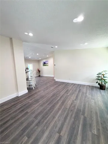 419 SW Pine Island  RD, Cape Coral, FL 33991