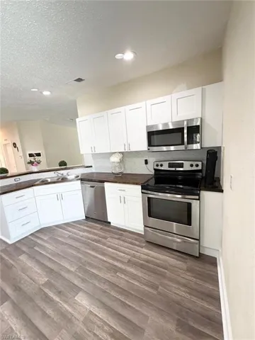 419 SW Pine Island  RD, Cape Coral, FL 33991