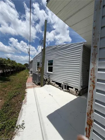 419 SW Pine Island  RD, Cape Coral, FL 33991