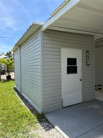 419 SW Pine Island  RD, Cape Coral, FL 33991