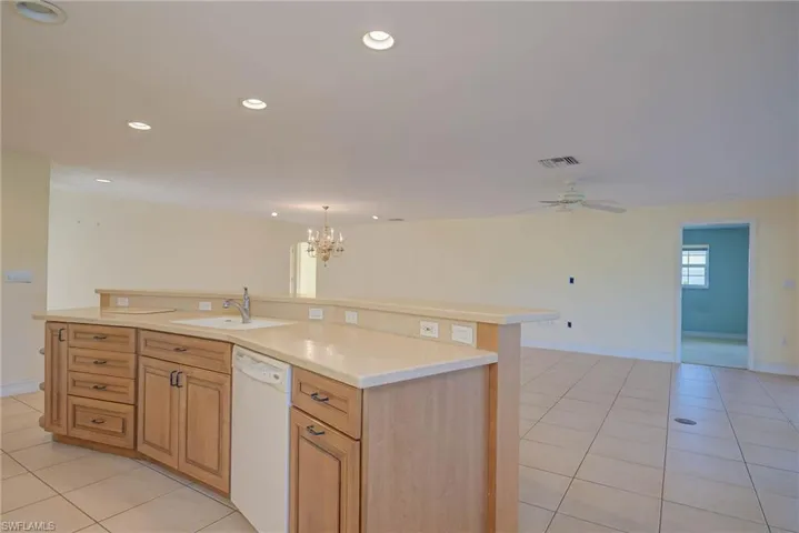 155  Flame Vine  DR, Naples, FL 34110