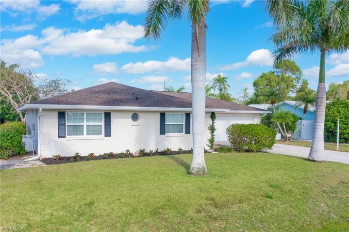 155  Flame Vine  DR, Naples, FL 34110