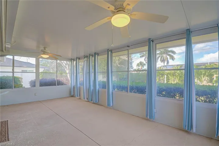 155  Flame Vine  DR, Naples, FL 34110