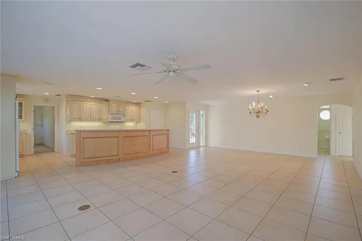 155  Flame Vine  DR, Naples, FL 34110