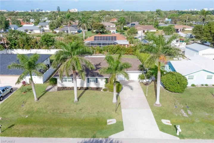 155  Flame Vine  DR, Naples, FL 34110