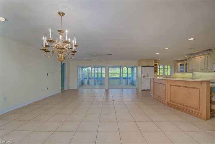 155  Flame Vine  DR, Naples, FL 34110