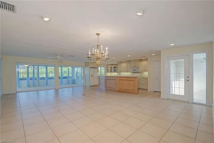155  Flame Vine  DR, Naples, FL 34110