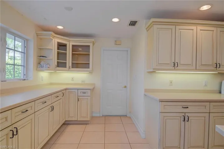 155  Flame Vine  DR, Naples, FL 34110