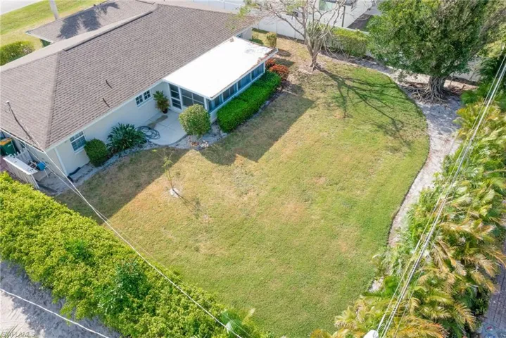 155  Flame Vine  DR, Naples, FL 34110