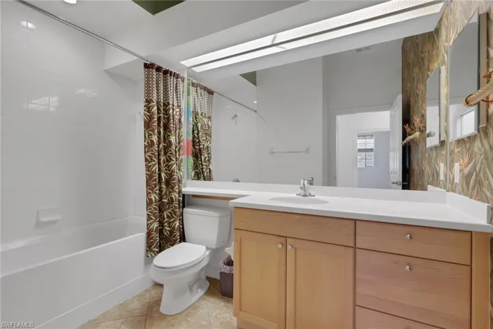 8524 Via Lungomare Cir 202, Estero, Florida 33928