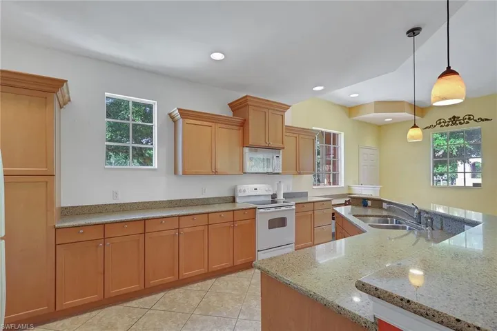 8524 Via Lungomare Cir 202, Estero, Florida 33928