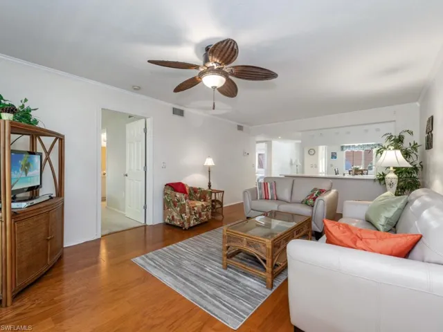 234 Pebble Beach Blvd # 307, Naples, Florida 34113