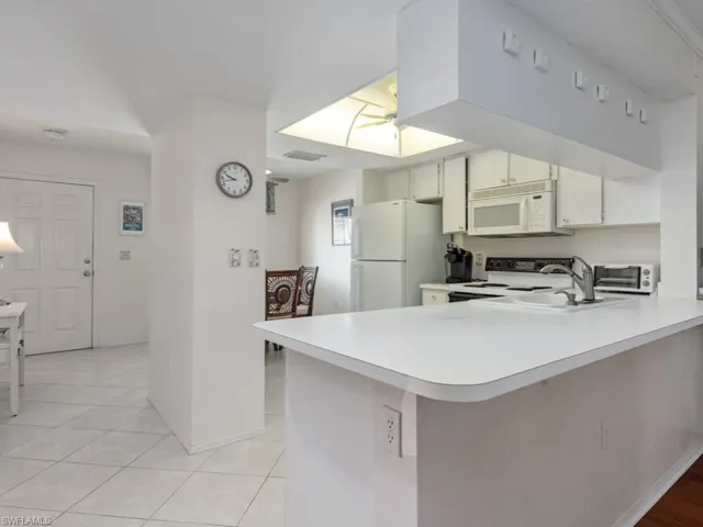 234 Pebble Beach Blvd # 307, Naples, Florida 34113