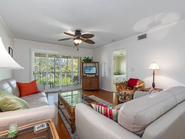 234 Pebble Beach Blvd # 307, Naples, Florida 34113