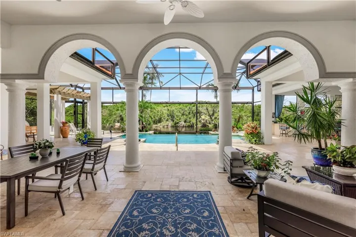 The outdoor area rivals the indoor. From dawn to dusk, spend winter days on this lanai.