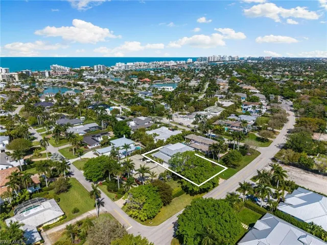 1985 Crayton Rd, Naples, Florida 34102