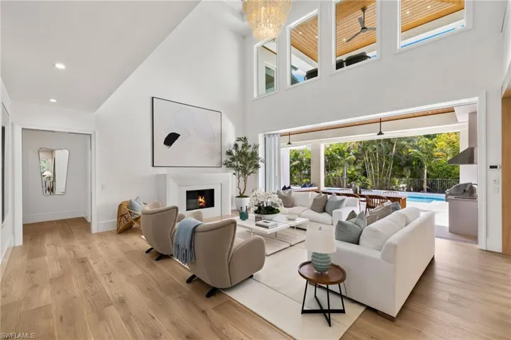 1985 Crayton Rd, Naples, Florida 34102