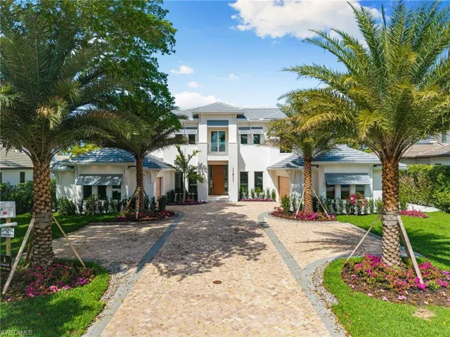 1985 Crayton Rd, Naples, Florida 34102