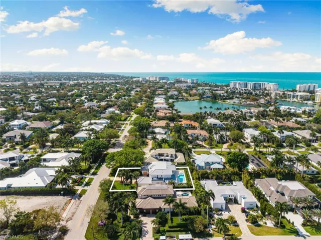 1985 Crayton Rd, Naples, Florida 34102