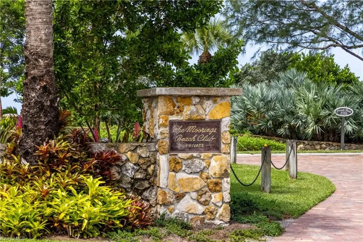 1985 Crayton Rd, Naples, Florida 34102