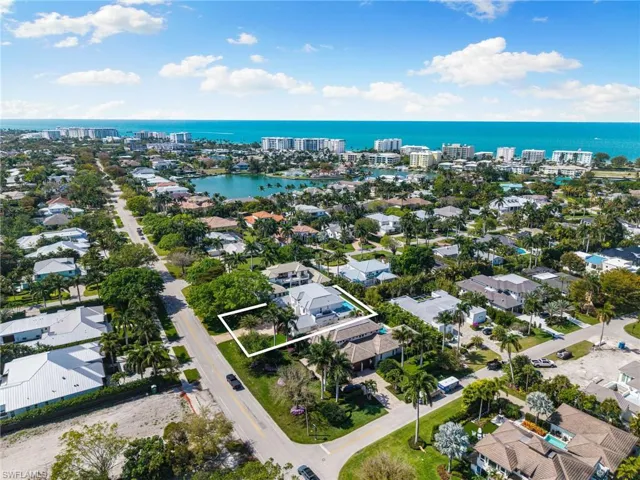 1985 Crayton Rd, Naples, Florida 34102